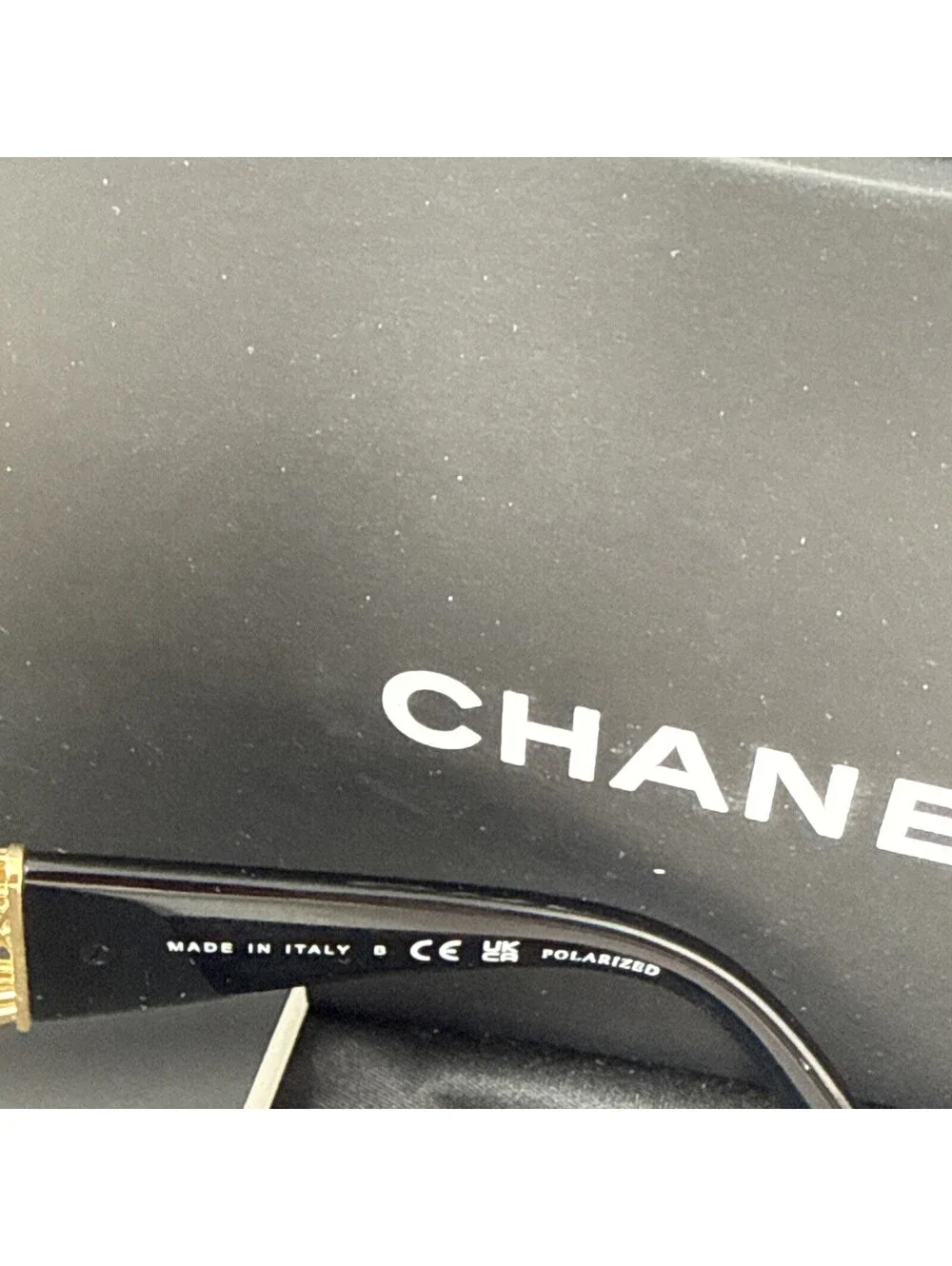CHANEL CH 5532 Polarized Sunglasses  Black Frame Brown Gradient Lens - Auth  NIB